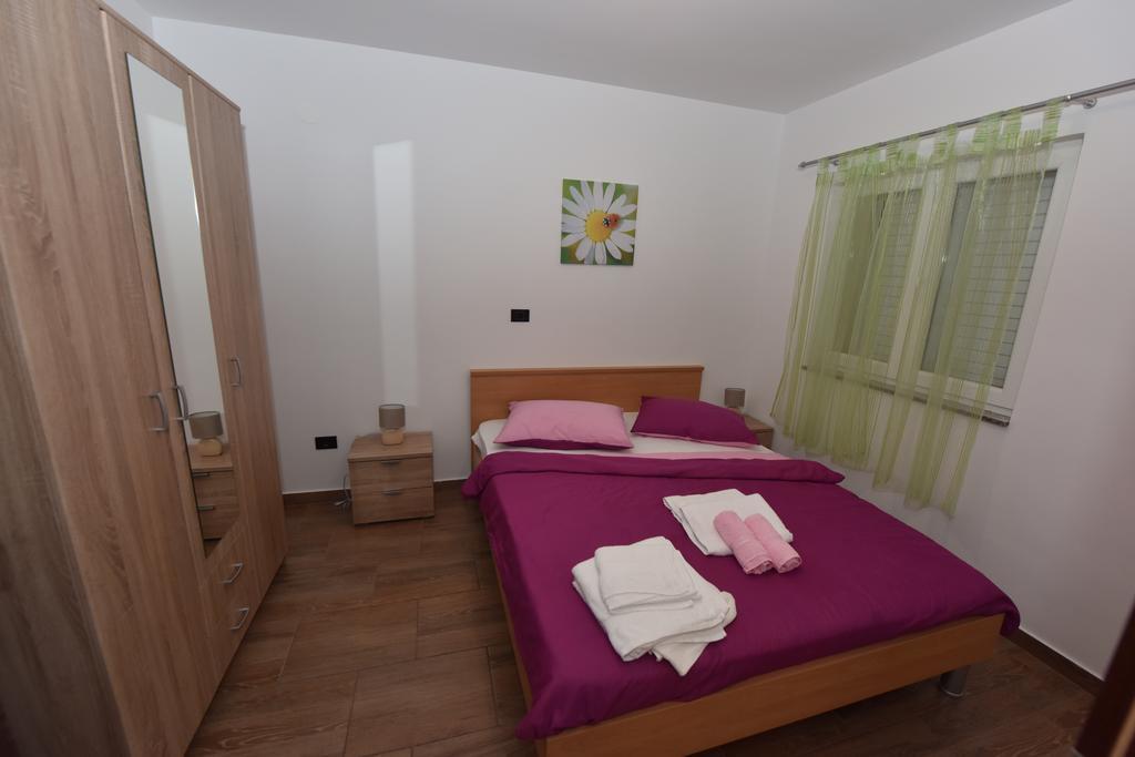 Bamba Apartment Grebastica